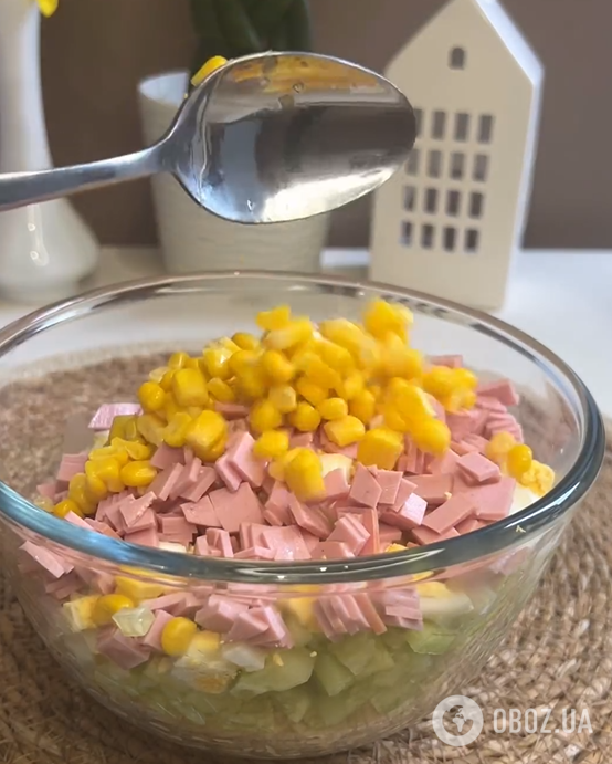 Праздничный салат за копейки: используйте обычную мивину