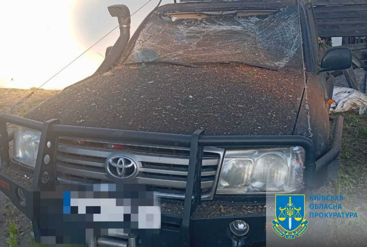 На Киевщине в результате вражеской атаки загорелся объект гражданской инфраструктуры: есть пострадавшие