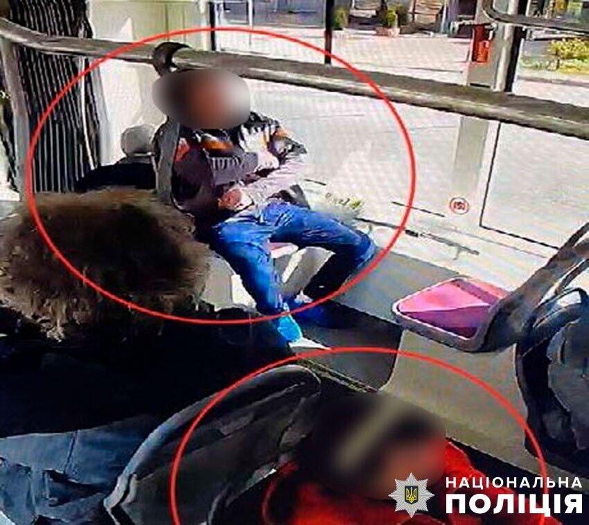 Сорвал золотую цепочку с шеи пенсионерки: в Киеве задержали грабителя-рецидивиста. Подробности и фото