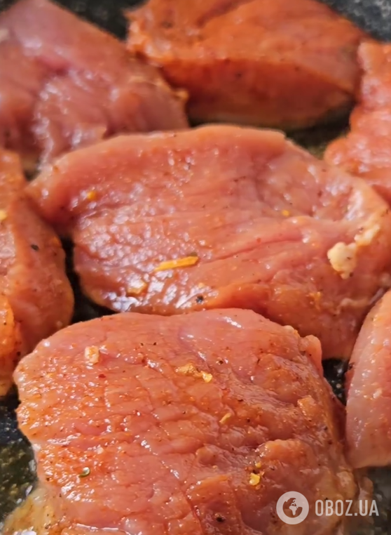 З яким соусом приготувати свинину, щоб вона була м'якою та соковитою: ділимось найвдалішим рецептом
