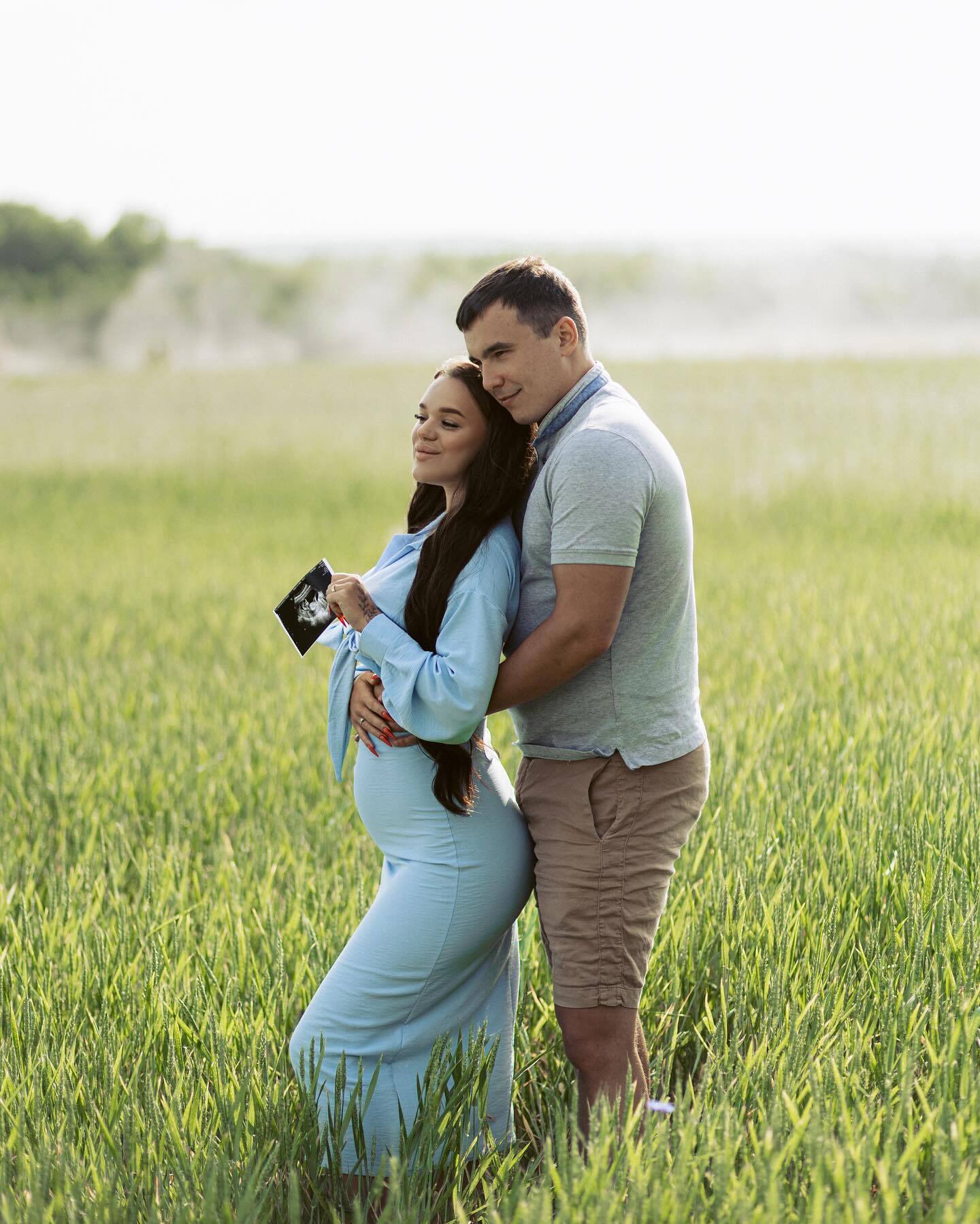 21-летняя блоггер Юлия Верба объявила о беременности и показала фото с животиком