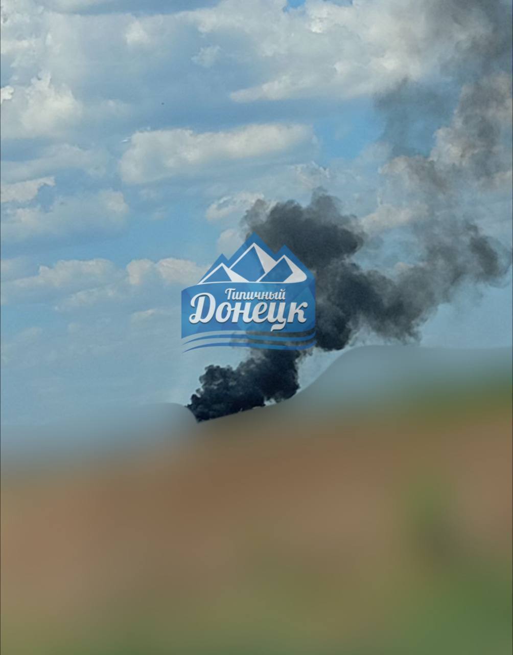 В оккупированном Донецке прогремели взрывы, поднялся дым. Фото и видео