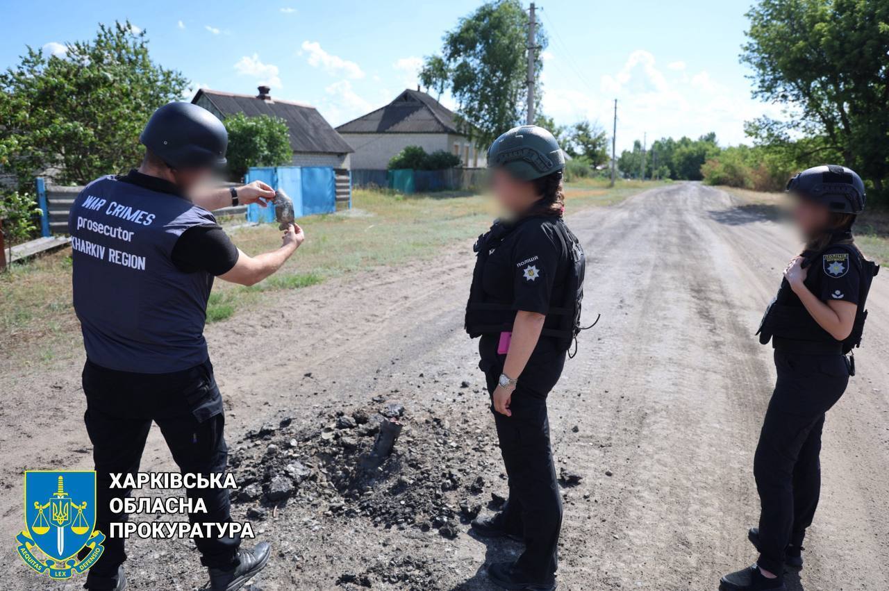 Окупанти вдарили по Харківщині, пошкоджено житлові будинки: є поранені. Фото 