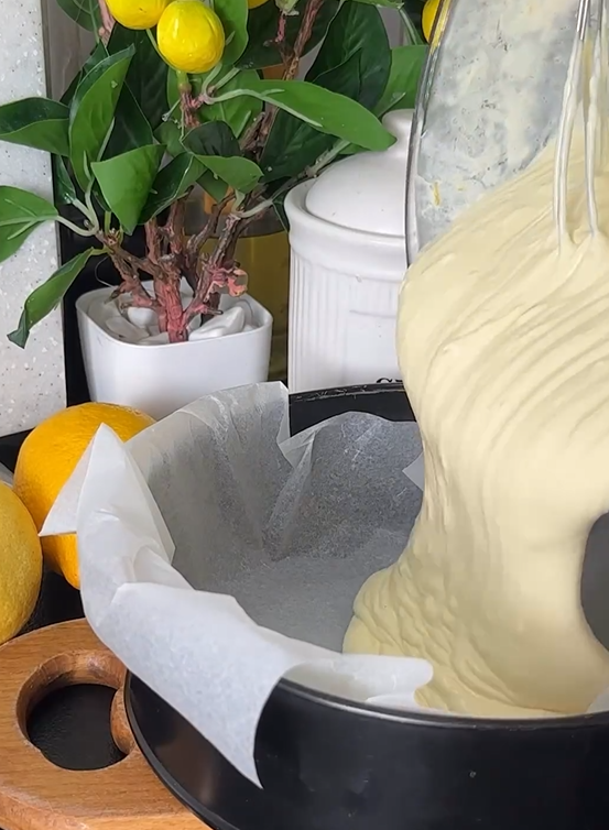 Освіжаючий лимонний чізкейк з карамеллю: як приготувати літній десерт