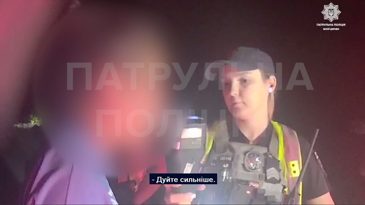 В Киевской области пьяная водитель легковушки сбила двоих детей и скрылась с места ДТП. Подробности, фото и видео
