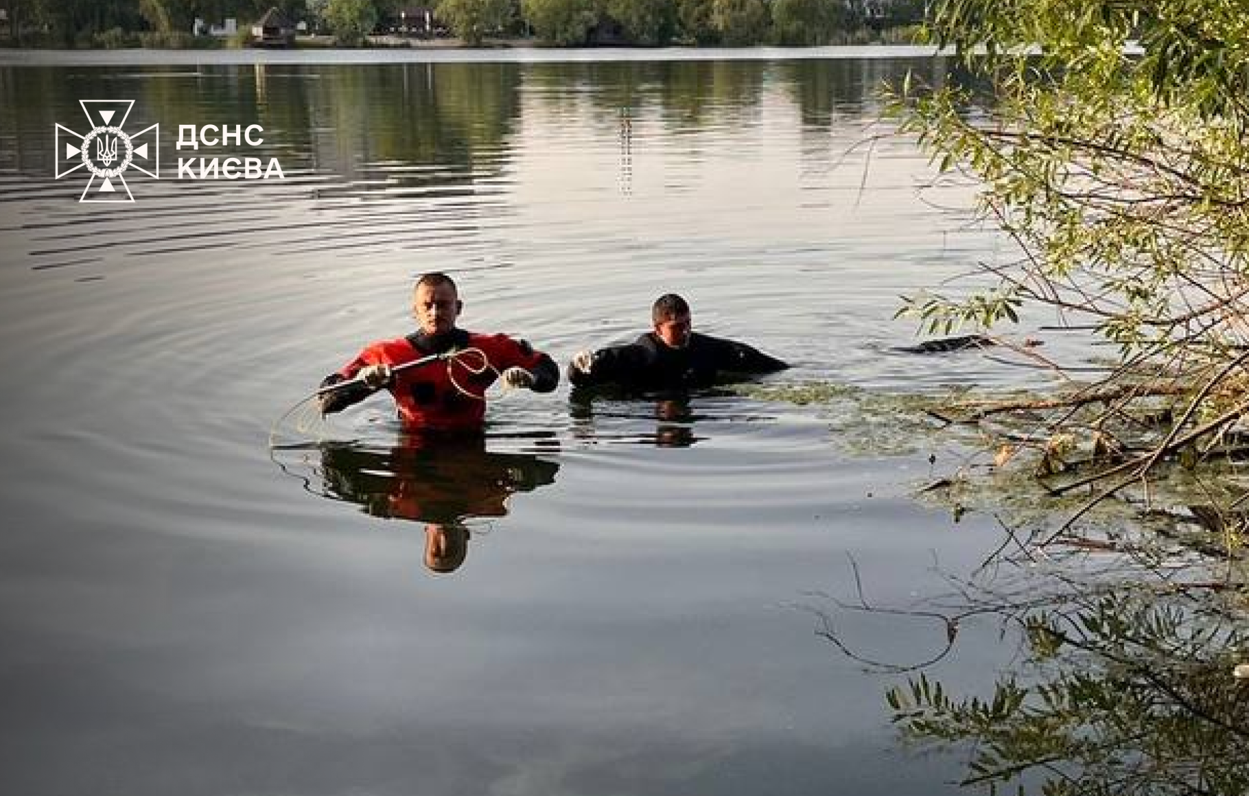В Киеве на Троещине в озере Алмазное обнаружили тело женщины: подробности трагедии