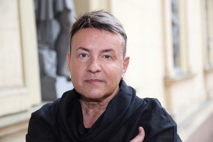 Российский певец Сергей Рогожин пожаловался, что потерял бизнес за границей из-за войны, и заговорил о возвращении в Запорожье "на танке"