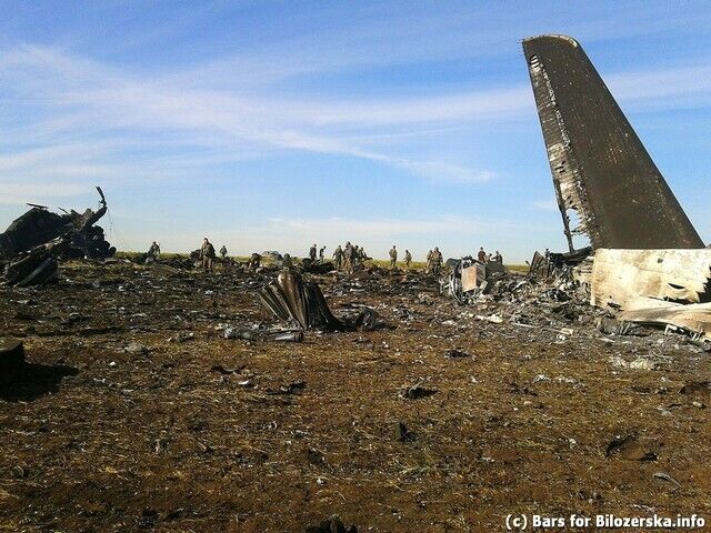 Десять років тому в аеропорту Луганська бойовики збили літак Іл-76 України, 49 військових загинули. Головні факти про злочин РФ