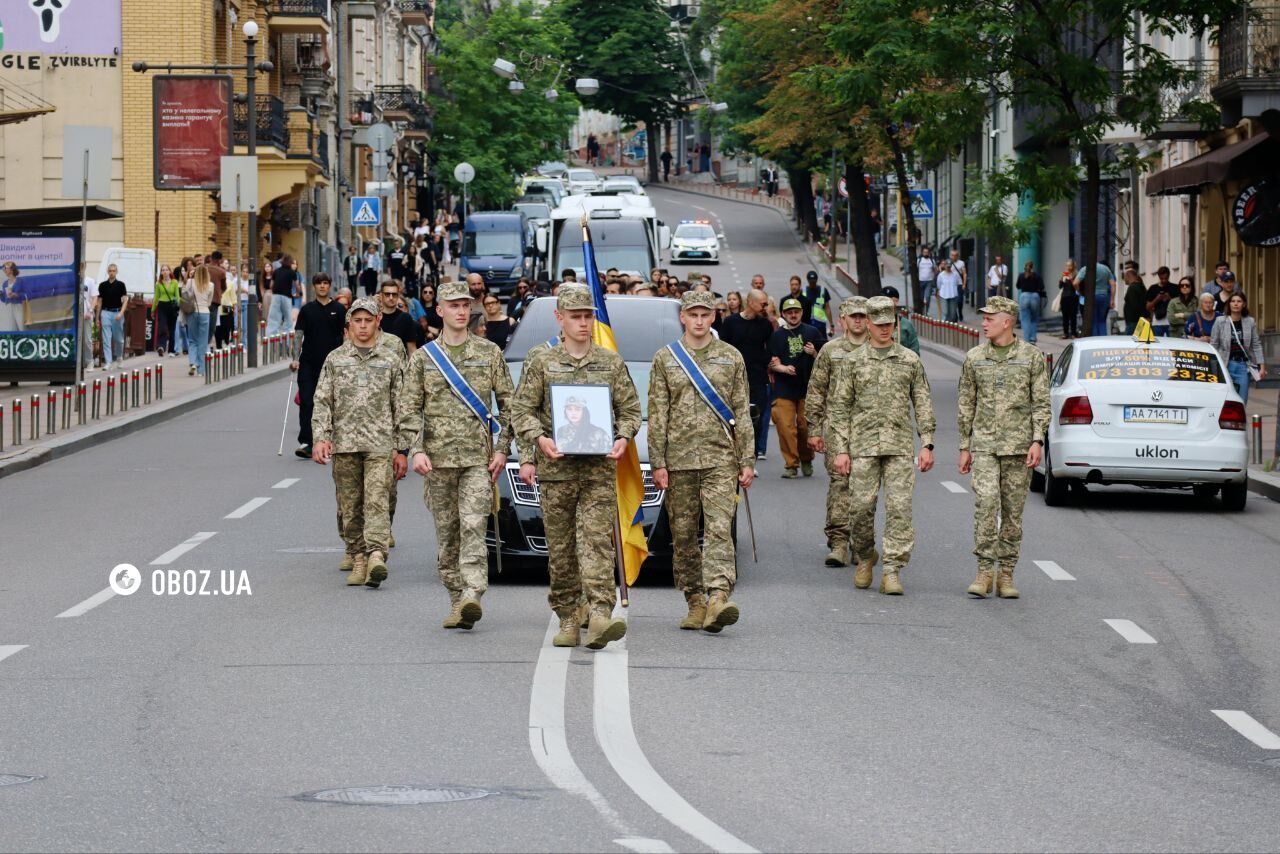 У Києві попрощались із військовослужбовицею з Криму Шурою "Ялтою" Рязанцевою. Фото і відео