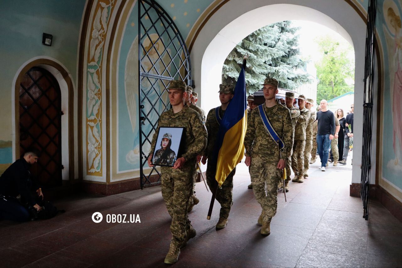 У Києві попрощались із військовослужбовицею з Криму Шурою "Ялтою" Рязанцевою. Фото і відео