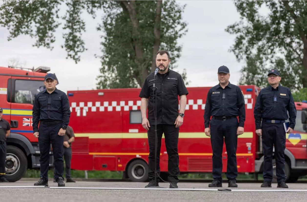 Врятують не одне людське життя: ДСНС отримала спецавтомобілі від партнерів із Британії, США, Естонії та Японії