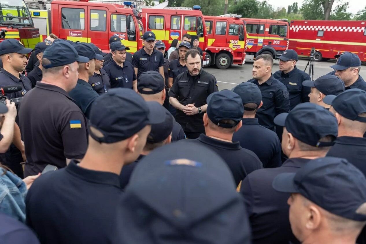 Врятують не одне людське життя: ДСНС отримала спецавтомобілі від партнерів із Британії, США, Естонії та Японії