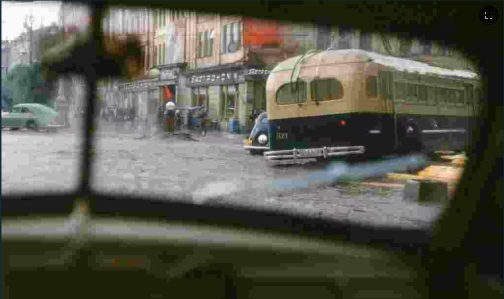 У мережі показали, як затоплювало Хрещатик у Києві під час дощів у 1950-х роках. Архівні фото