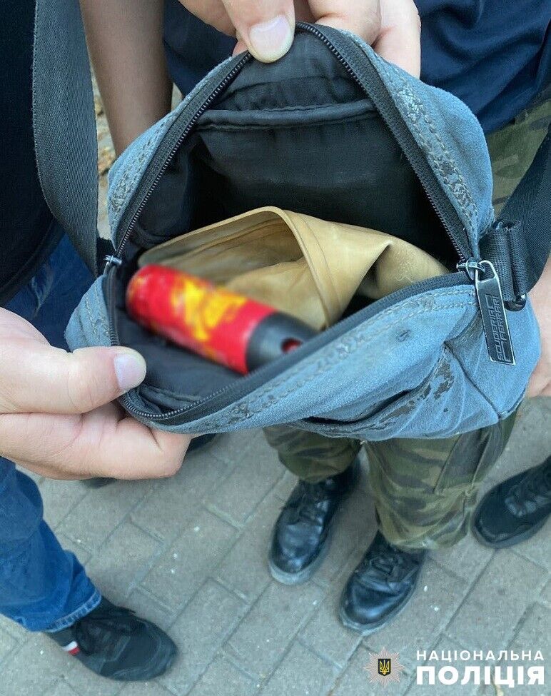 В Киеве подростки в супермаркете распылили в лицо иностранцу газовый баллончик. Подробности и фото