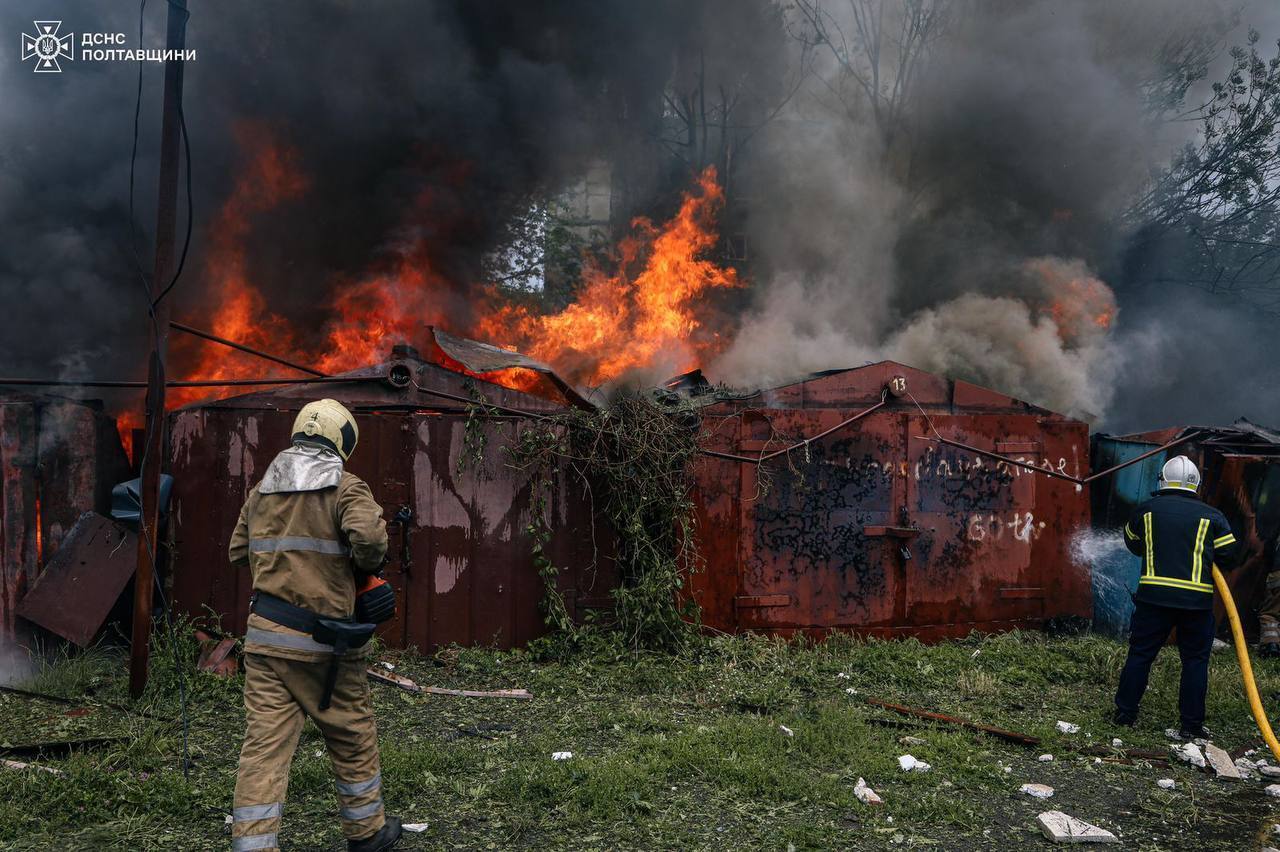 Окупанти завдали удару по Полтавщині: пошкоджено багатоповерхівки і ЛЕП, постраждали 22 особи. Фото і відео
