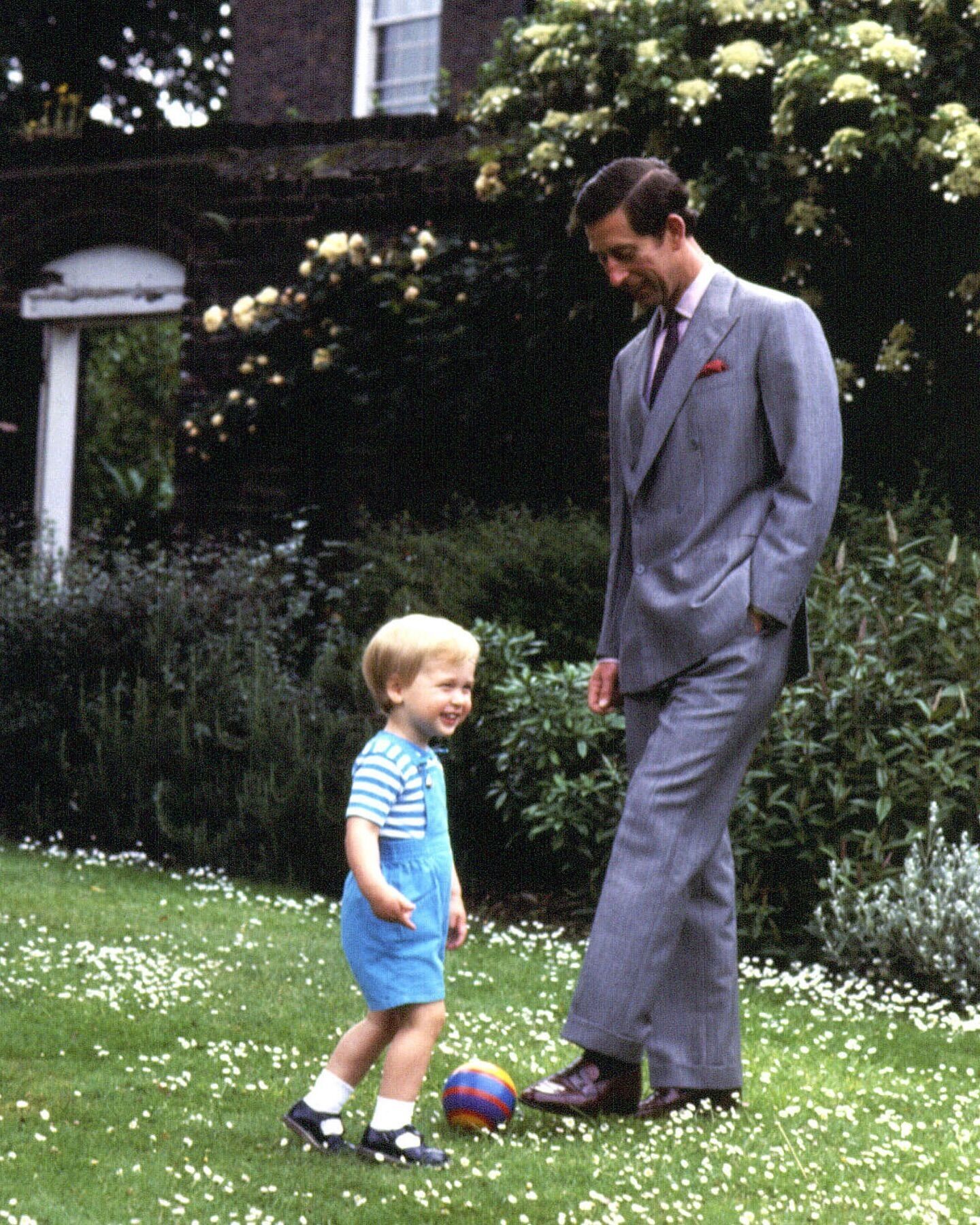 Раскрыта причина, почему принц Уильям и его дети не смотрели в камеру на фото в День отца