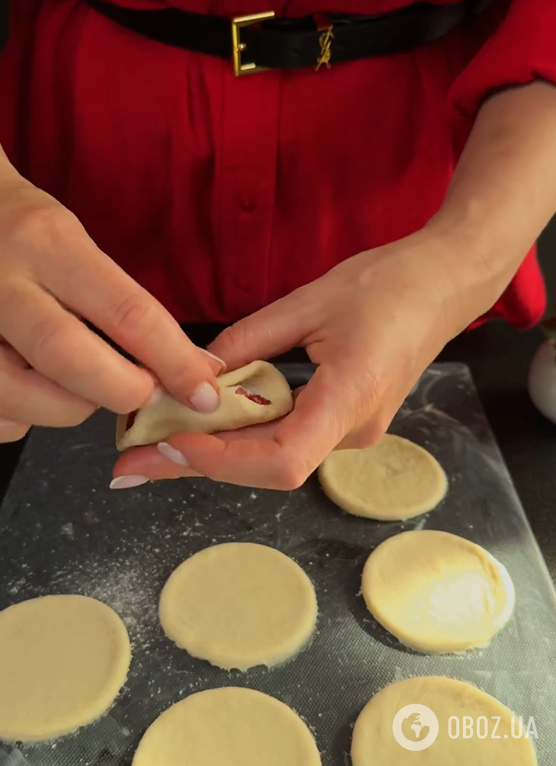 Сладкие вареники с клубникой: на чем приготовить пышное и эластичное тесто
