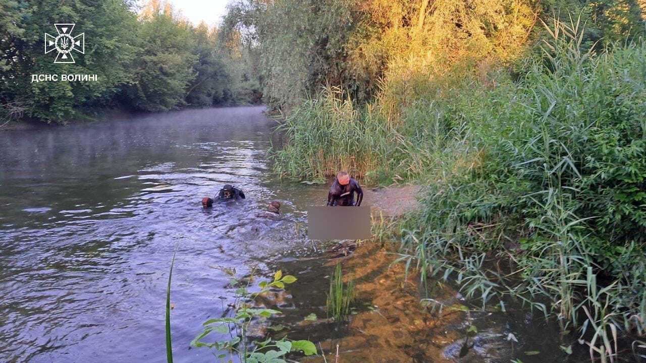 Упал в воду при катании на доске: в Луцке трагически погиб 18-летний парень. Фото и видео