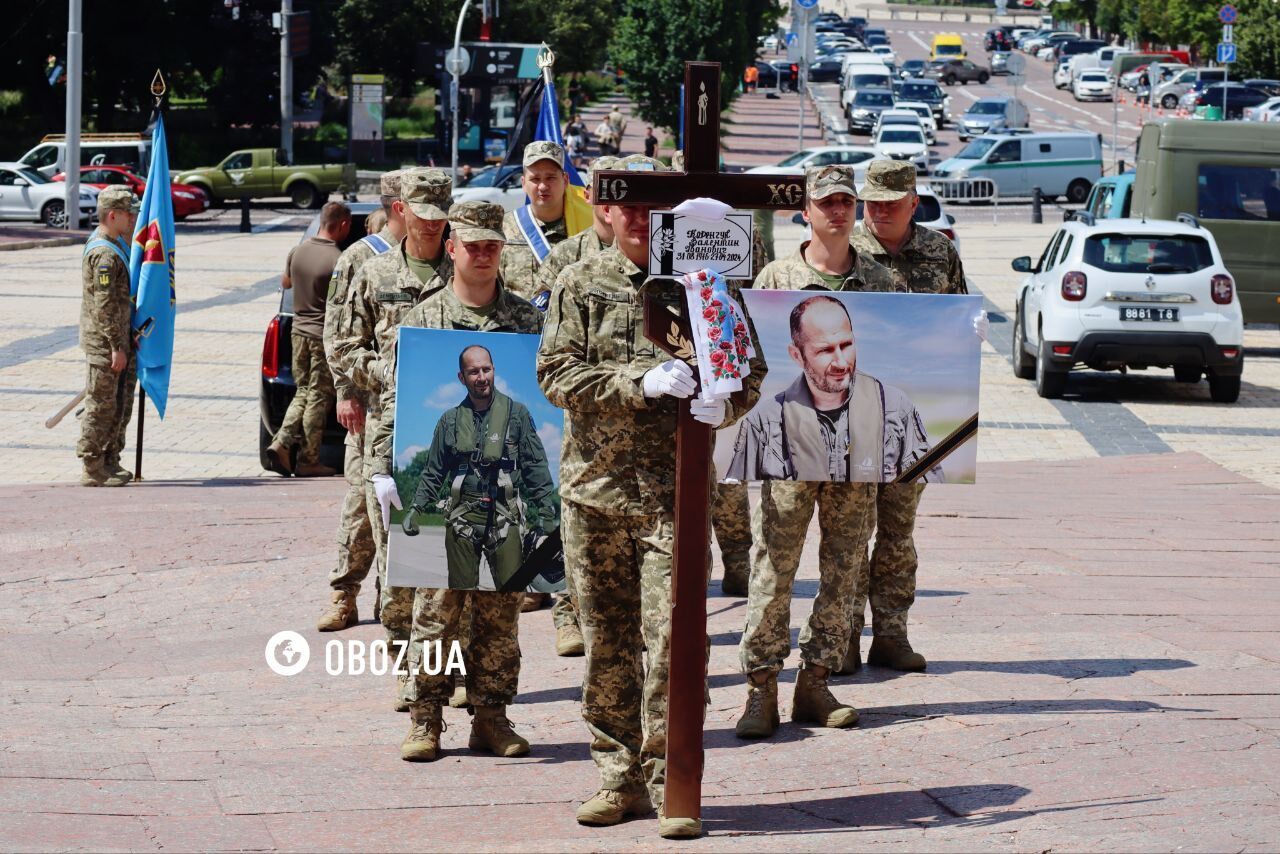 Был одним из легендарных "Призраков Киева": в столице простились с военным летчиком Валентином Коренчуком. Фото и видео