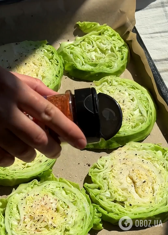 Лучший способ приготовления молодой капусты: запеките овощ в виде стейков