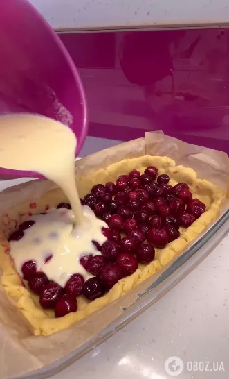 Заливной пирог с вишнями: простой рецепт, с которым справятся все