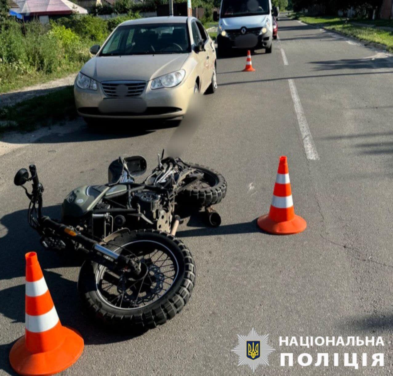 На Київщині сталась аварія за участі мотоцикла та легковика: постраждало двоє дітей. Подробиці і фото
