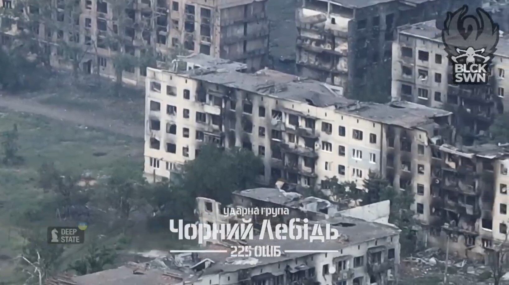 Разрушенные здания и дым: в сети показали, как выглядит изувеченный оккупантами Часов Яр. Видео с высоты