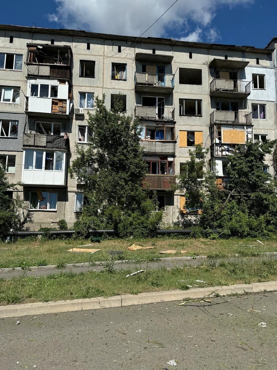 Оккупанты сбросили авиабомбу на Селидово Донецкой области: два человека погибли, есть раненые. Фото