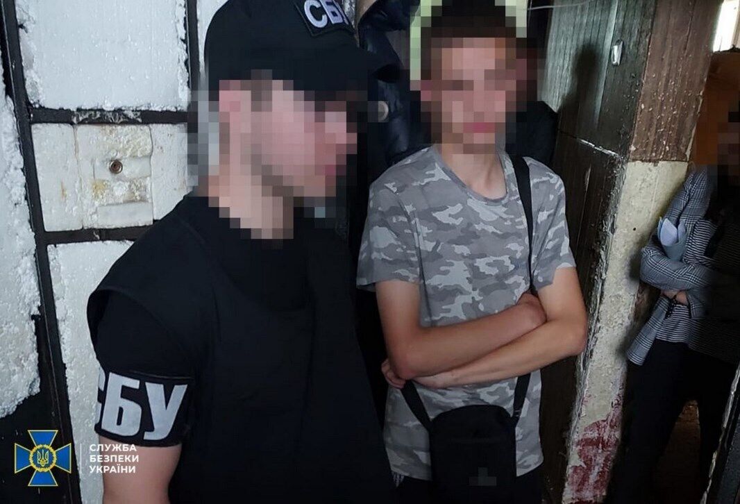 Поджоги военных авто: как российские спецслужбы вербуют украинских подростков, обещая деньги и безнаказанность