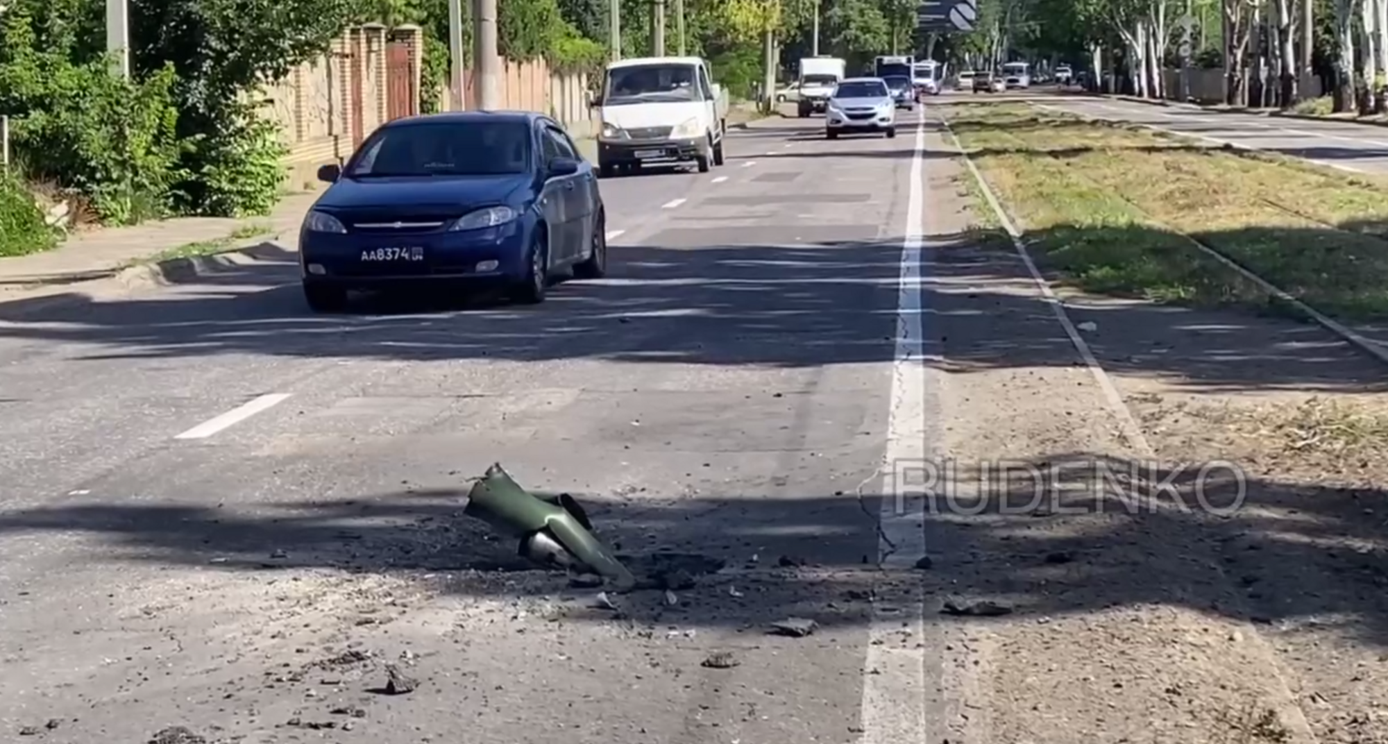В оккупированном Донецке прогремела серия взрывов, поднялся дым. Фото и видео