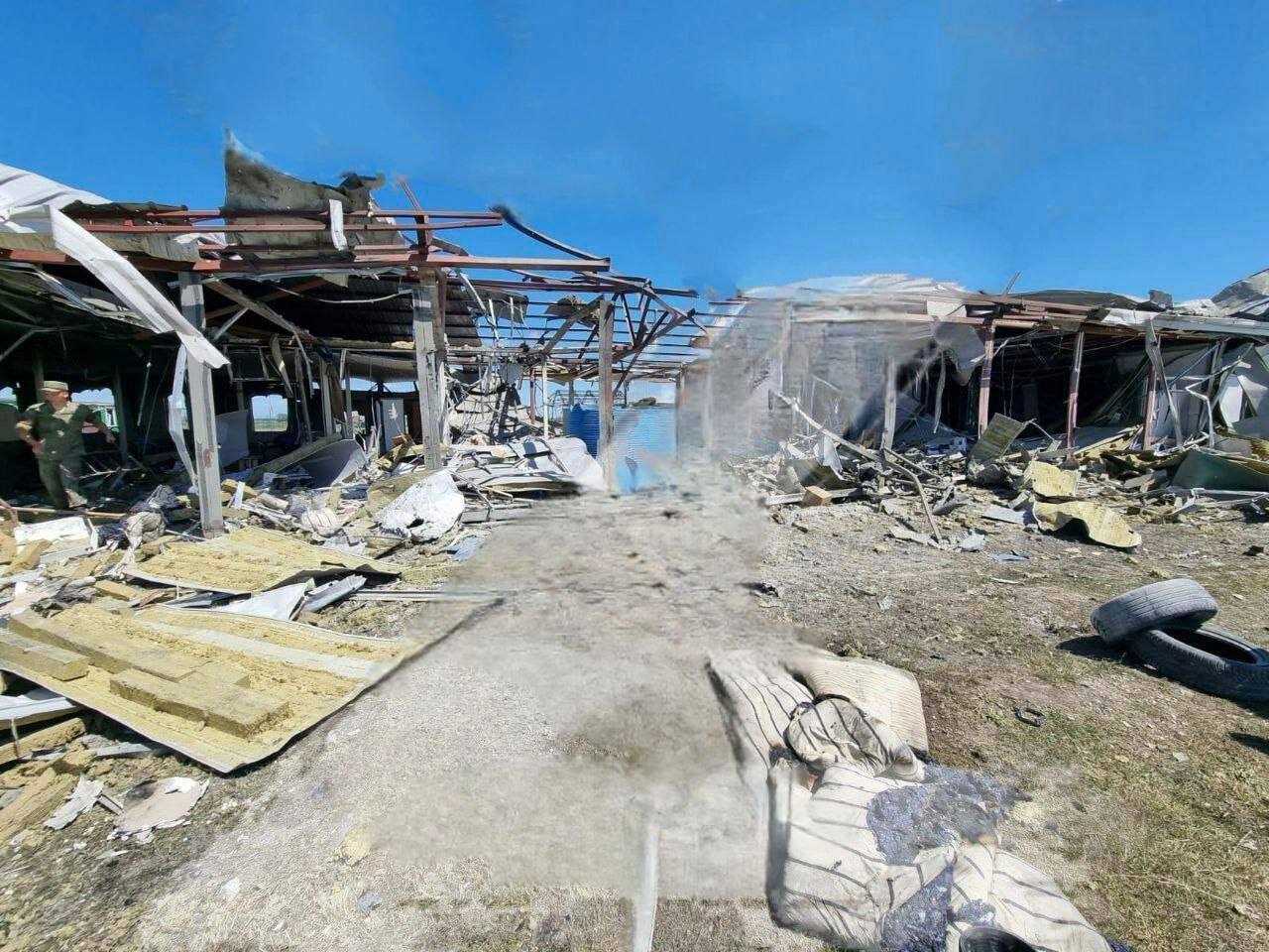 Пораженный склад "Шахедов" показали на новых фото: разрушения колоссальные
