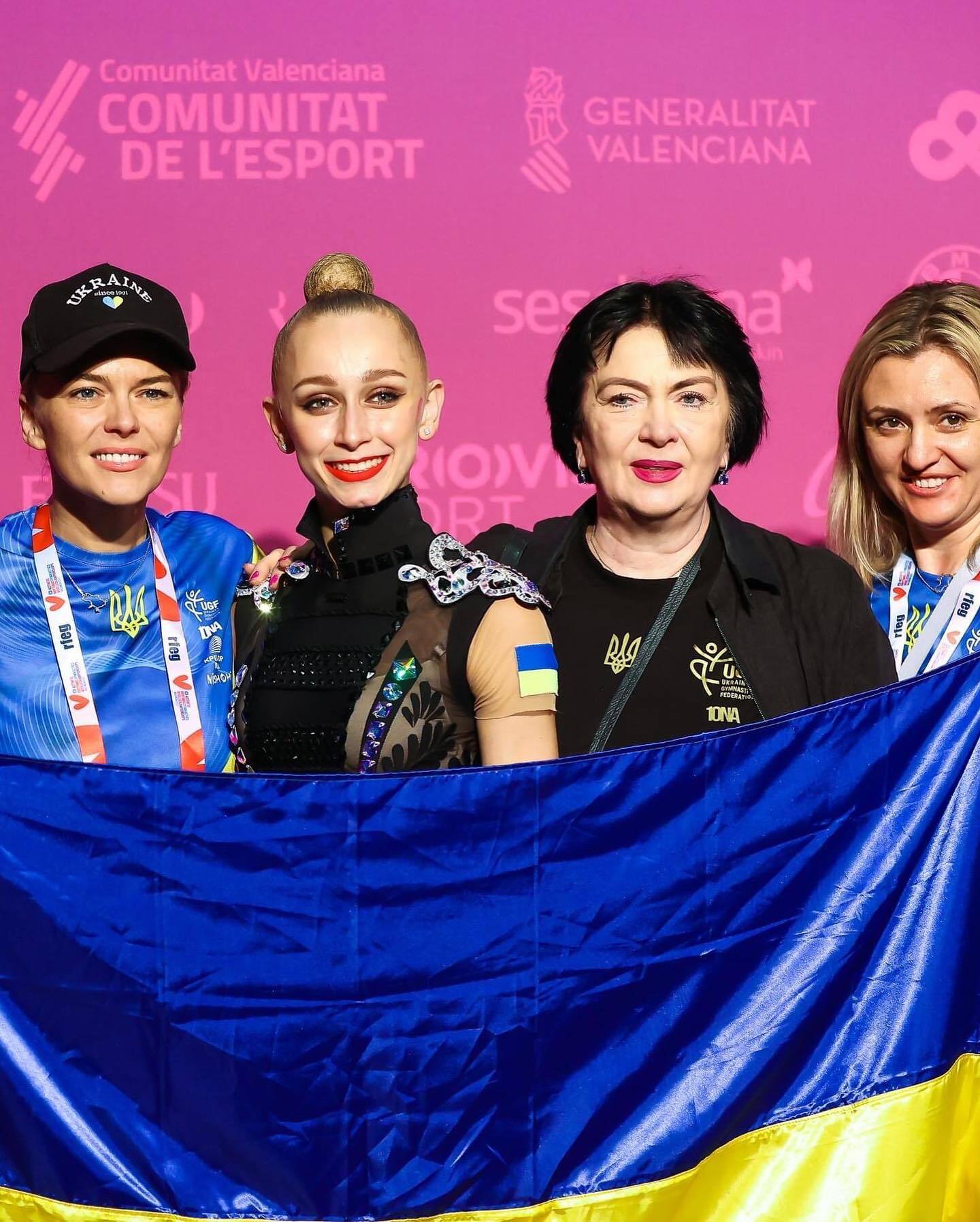 "Боже, хоч би не зачепила нічого!" Дерюгіна зізналась, чому плакала на Олімпіаді і поставила на 16-річну гімнастку, а не призерку чемпіонату світу