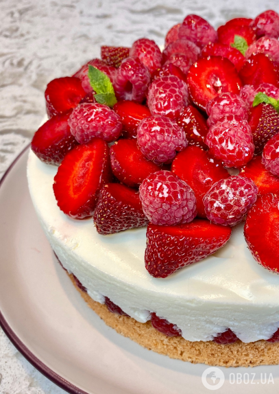 Йогуртовый торт с малиной: готовим настоящее летнее наслаждение