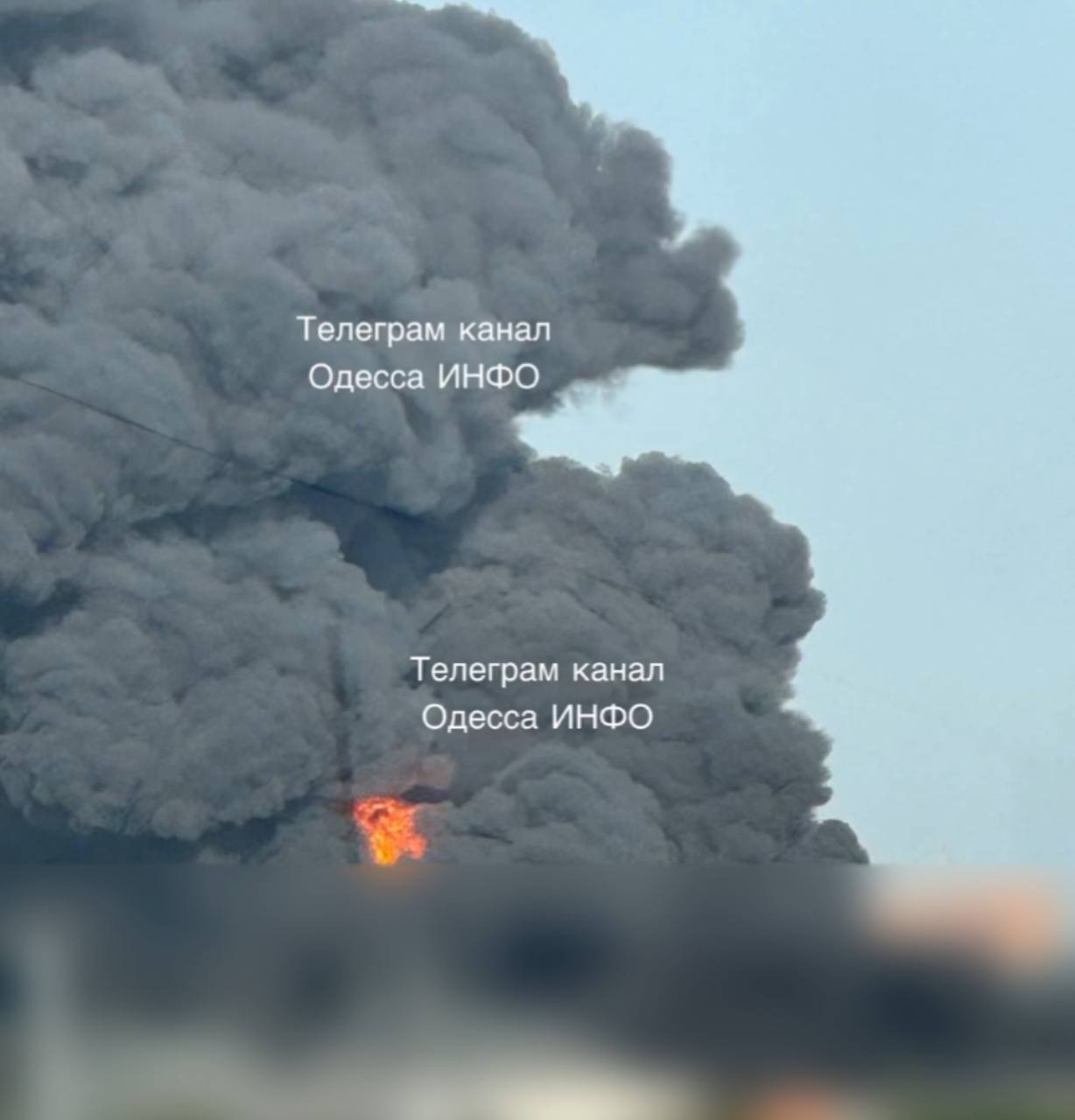 Окупанти завдали удару по Одесі, виникла пожежа: кількість постраждалих зросла до чотирьох. Фото і відео