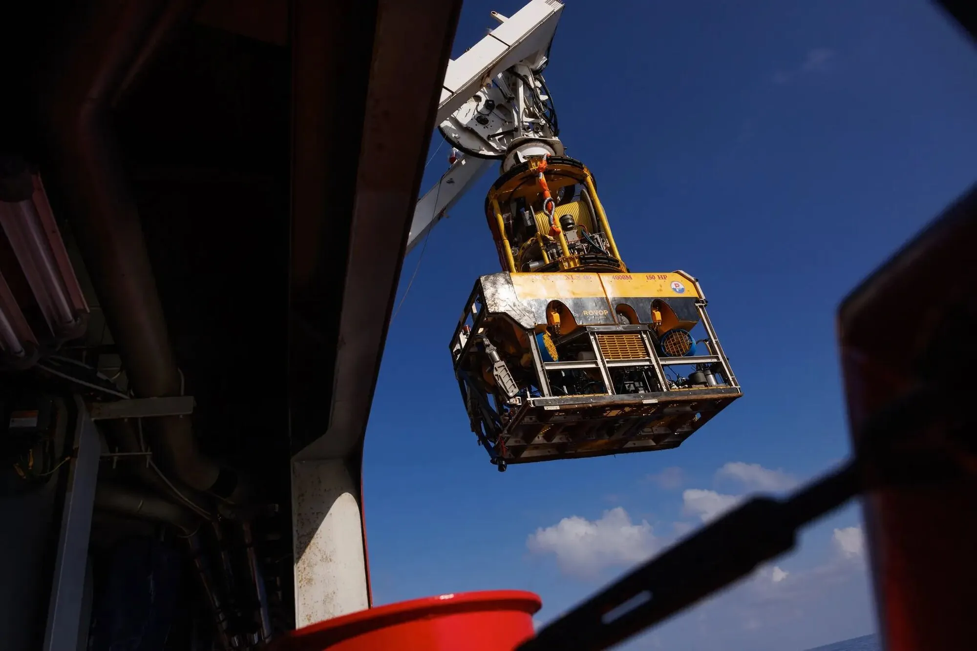 На дне Средиземного моря обнаружили 3300-летний корабль с невредимым грузом. Фото