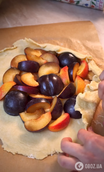 Галета со сливами и персиками: готовим простой французский десерт
