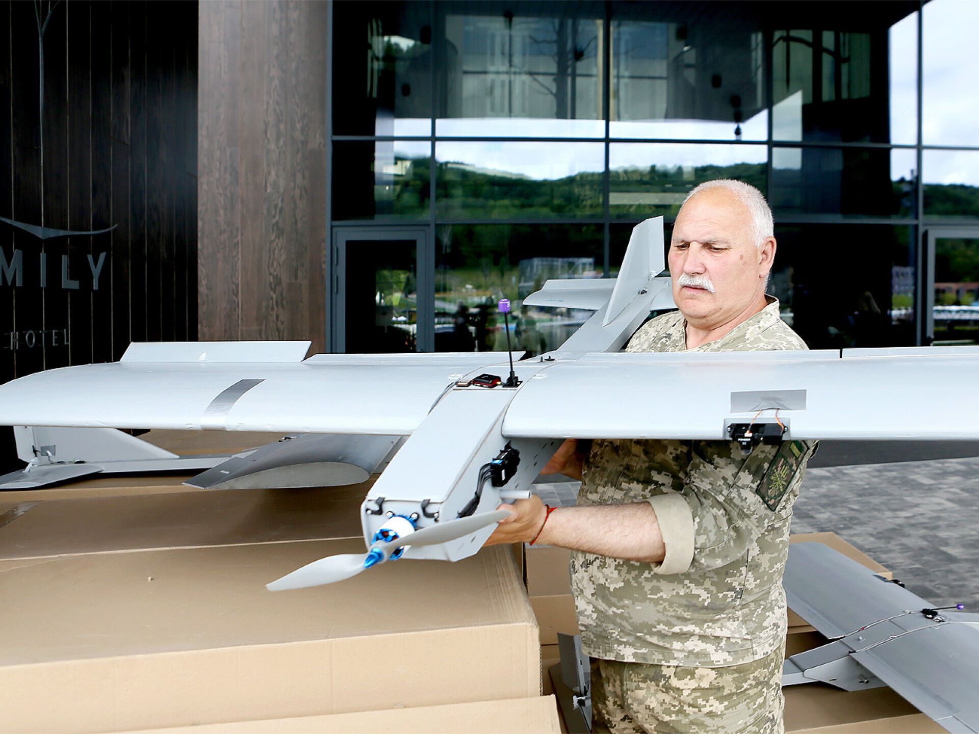 Григорий Козловский и Emily Resort передали защитникам дроны-камикадзе и техническое оборудование