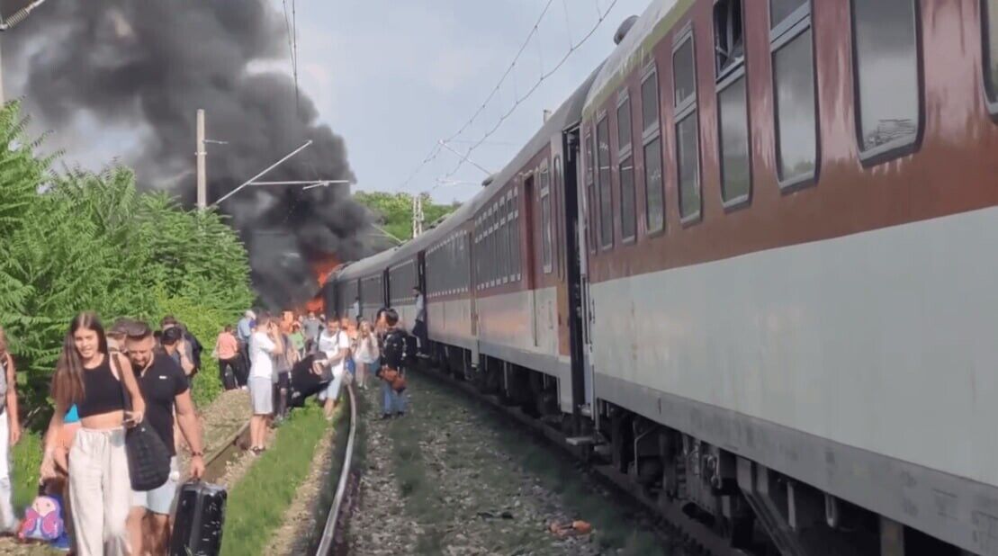 У Словаччині потяг зіткнувся із автобусом: загинули 6 осіб, є поранені. Фото і відео
