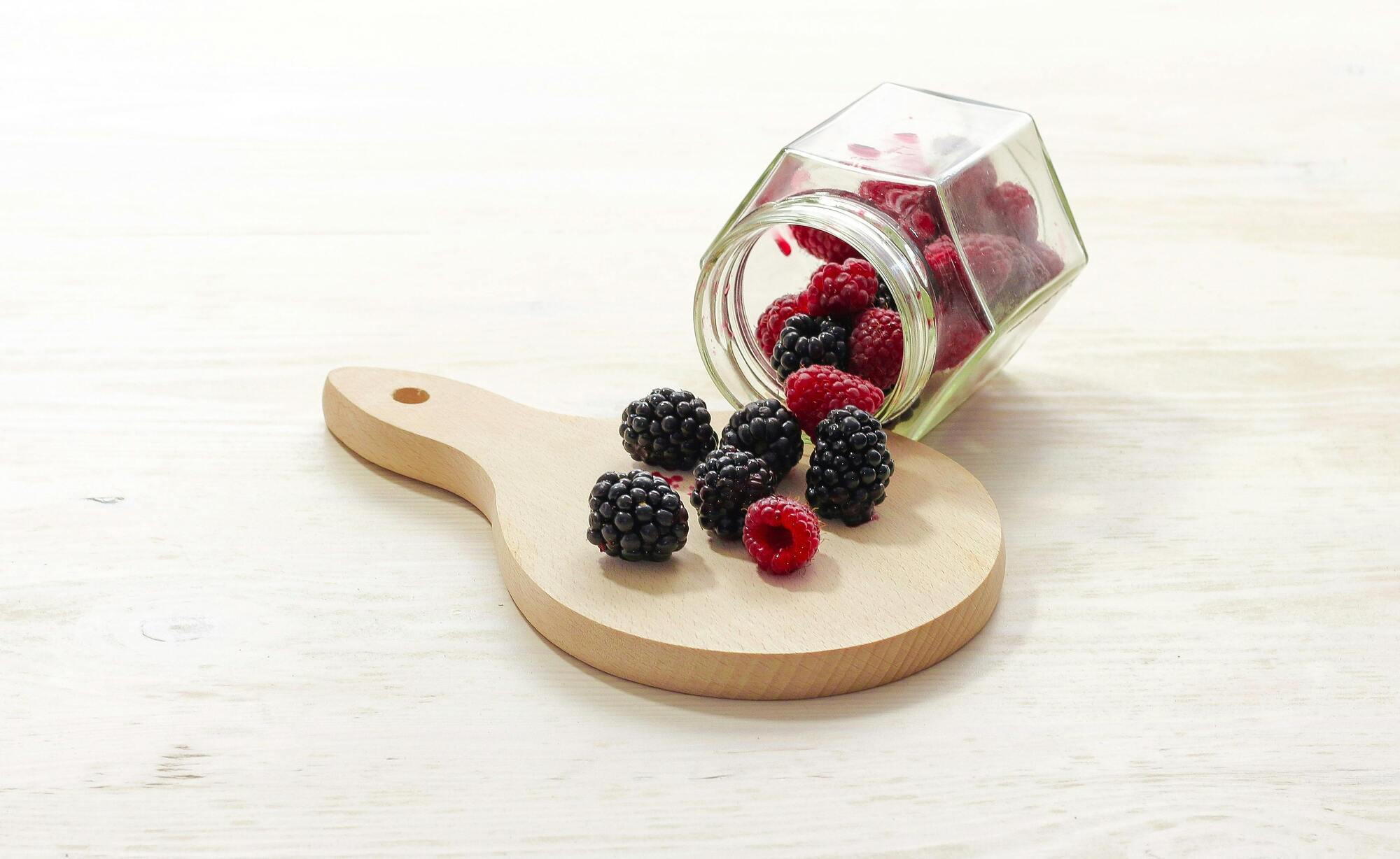 Як правильно мити ягоди і для чого використовувати соду: пояснюємо