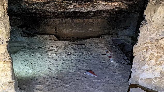 В Египте нашли "Город мертвых" с более чем 300 гробницами: там целые мумифицированные семьи. Фото