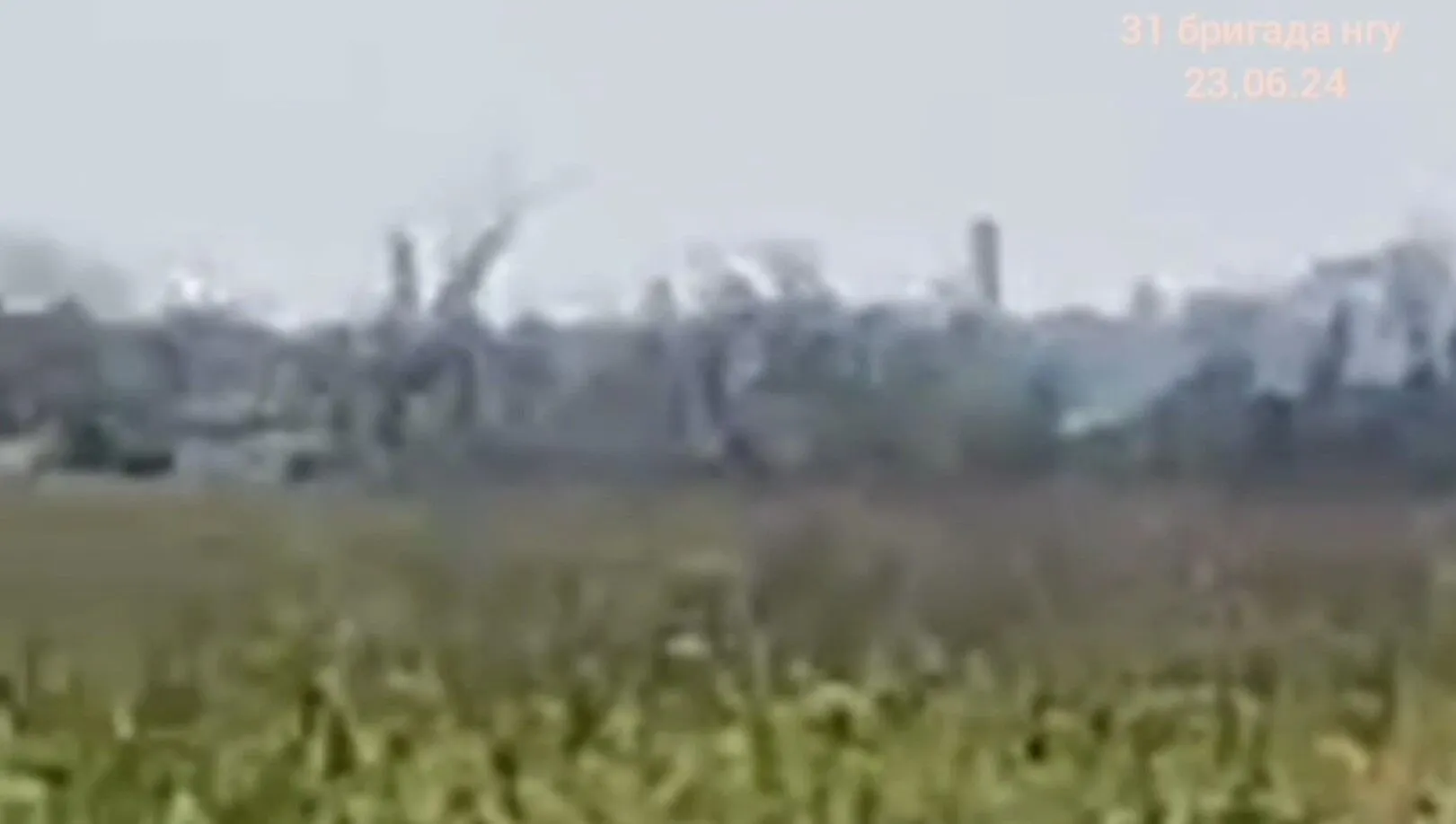 Работали из ПЗРК "Игла": нацгвардейцы уничтожили вражеский штурмовик Су-25 на Донетчине. Видео