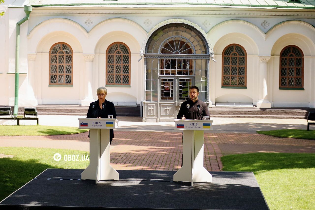 Президентка Словенії прибула з візитом до України та вшанувала пам’ять полеглих захисників. Відео