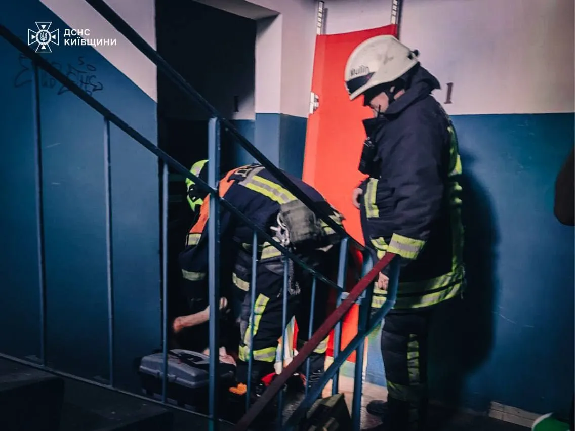 В Вишневом мужчина упал в лифтовую шахту с 5-го этажа и погиб. Подробности трагедии