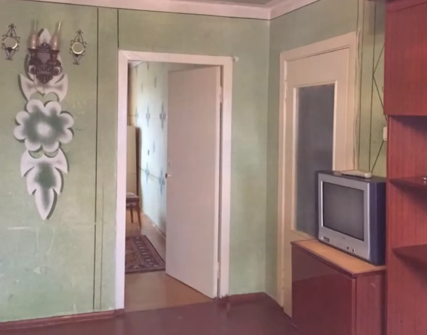 Зачем в СССР ставили по две входные двери в квартиру: причина очень проста