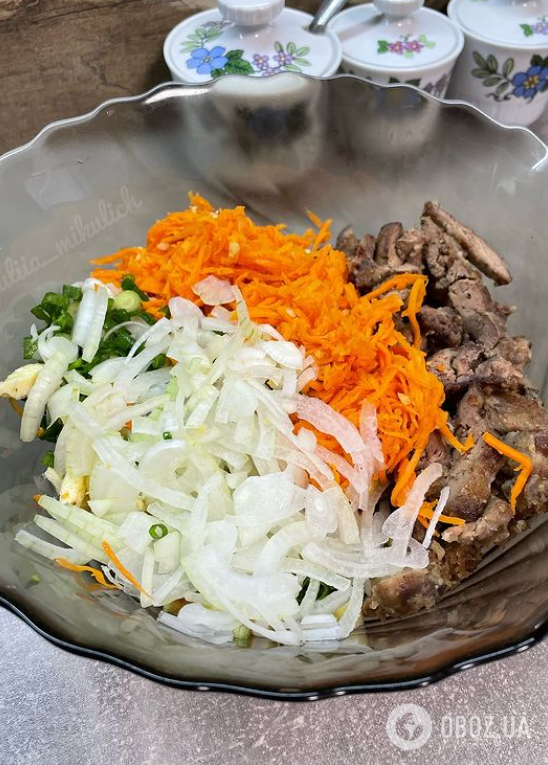Ситний майонезний салат з курячою печінкою: м'ясо гірчити не буде