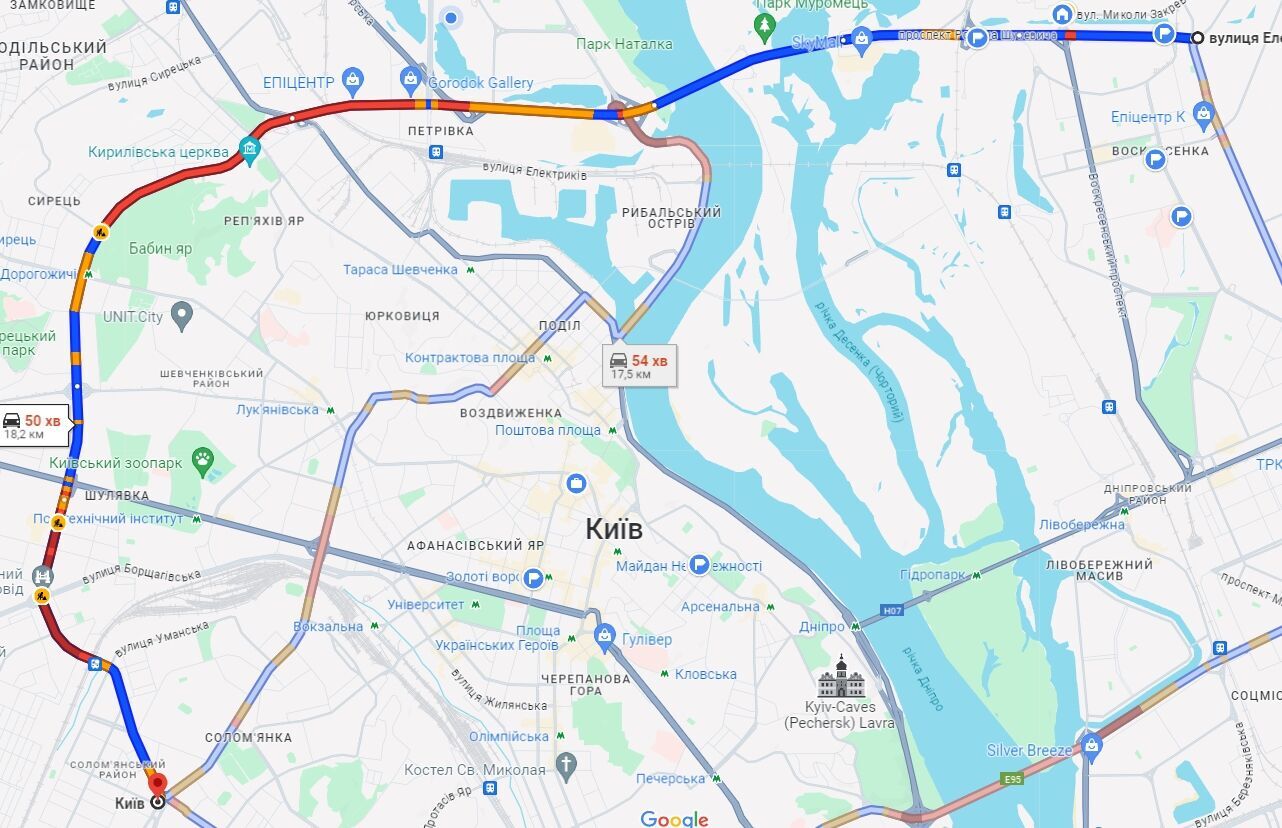 У Києві затори ускладнили рух на дорогах: де "тягнуться" машини. Карта