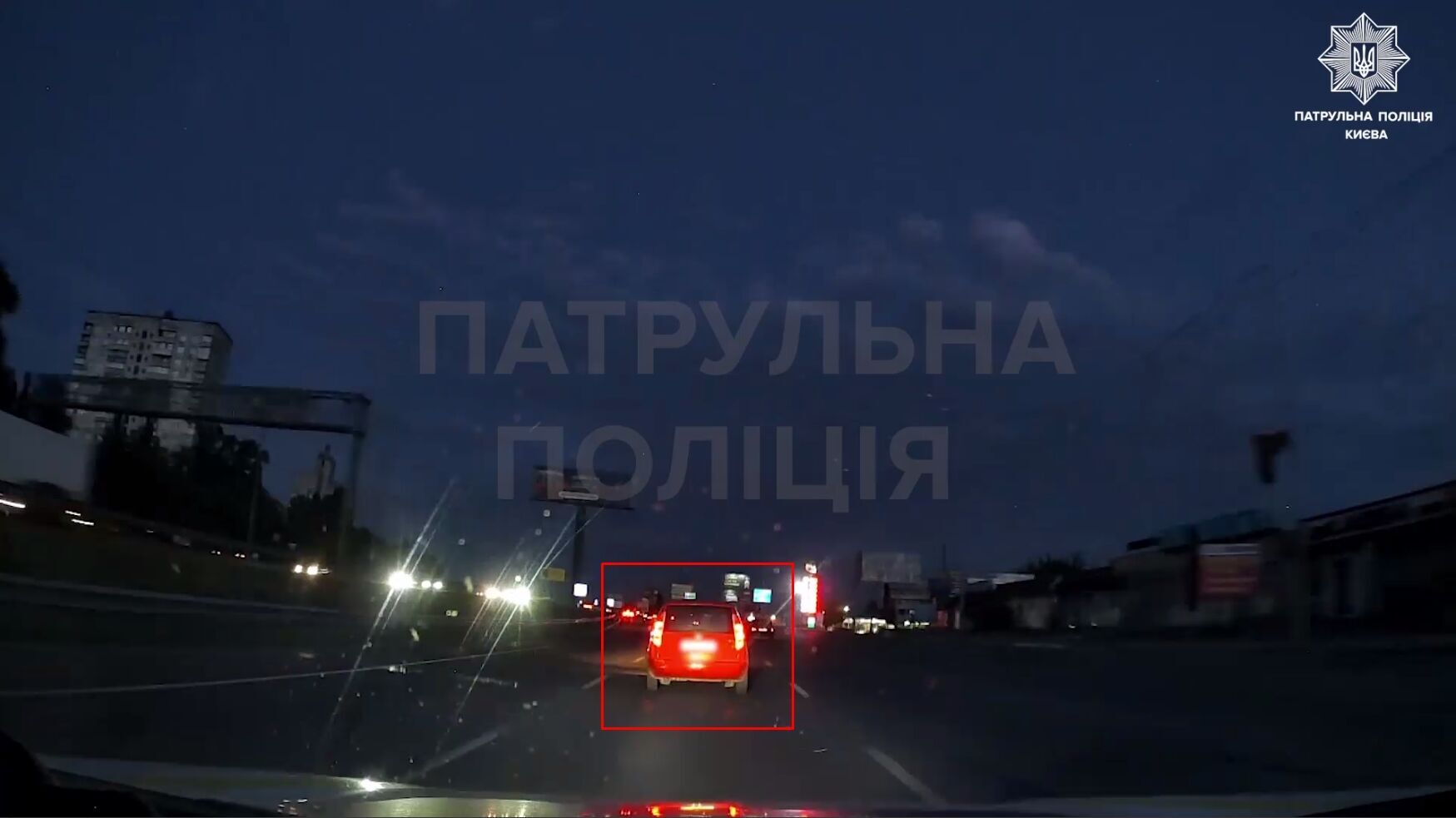 У Києві п'яний водій намагався втекти від патрульних: за ним влаштували погоню. Відео