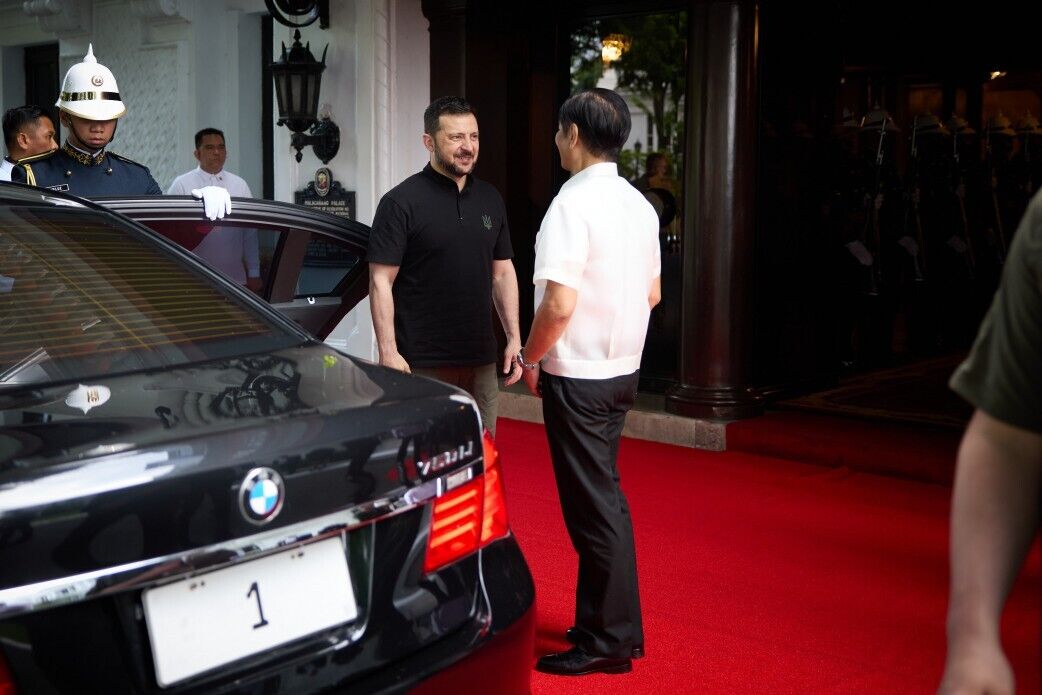 Зеленский прибыл с визитом в Манилу и встретился с президентом Филиппин: говорили о Саммите мира. Фото и видео