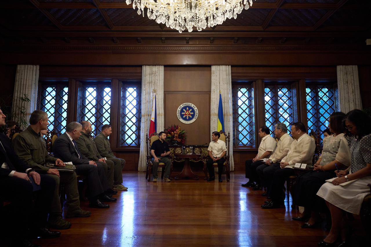 Зеленский прибыл с визитом в Манилу и встретился с президентом Филиппин: говорили о Саммите мира. Фото и видео