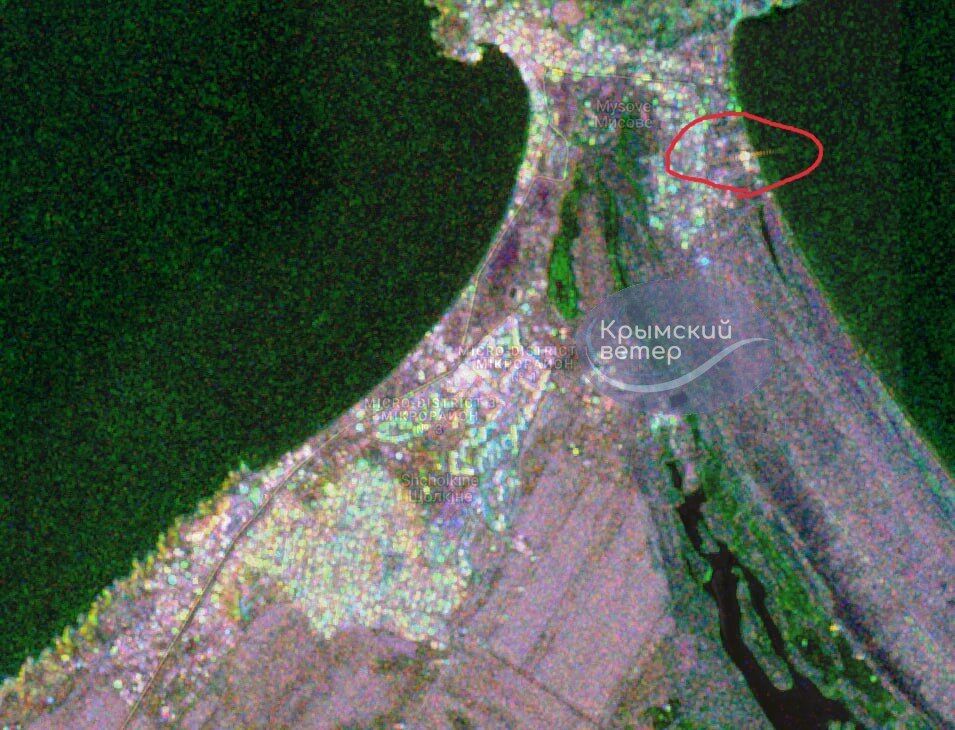 В оккупированном Крыму раздались взрывы: в Щелкино зафиксировали прилет. Фото и видео